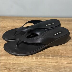 Okabashi Women's Classic Breeze black flip flops Sandals